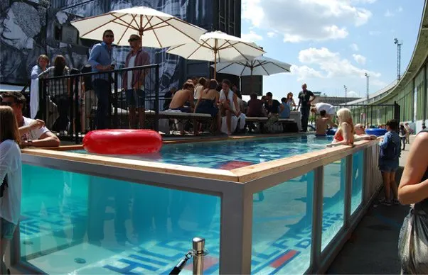 Container pool with built-in bar combo build